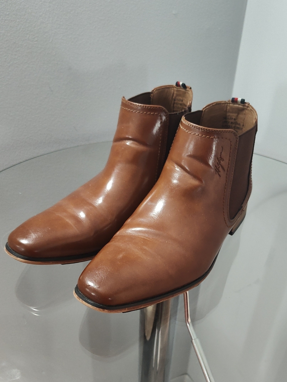 Tommy Hilfiger Men's Brown Leather Chelsea Boots - Signature Detail
